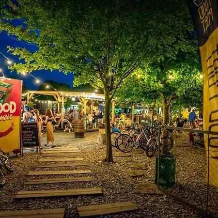 Campsite Przyczepa Kempingowa Zefirek *