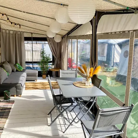 Campsite Przyczepa Kempingowa Zefirek